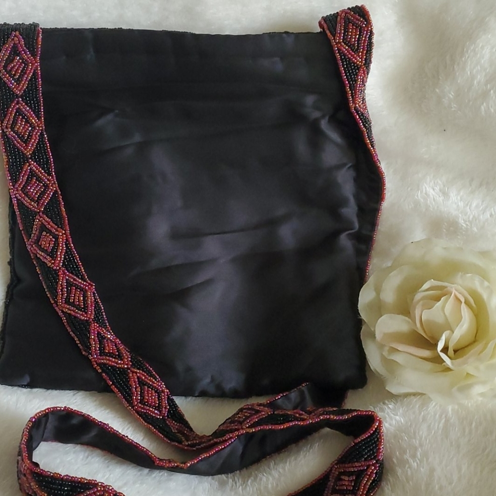 HP⚘Beaded Crossbody Bag - Picture 4 of 8